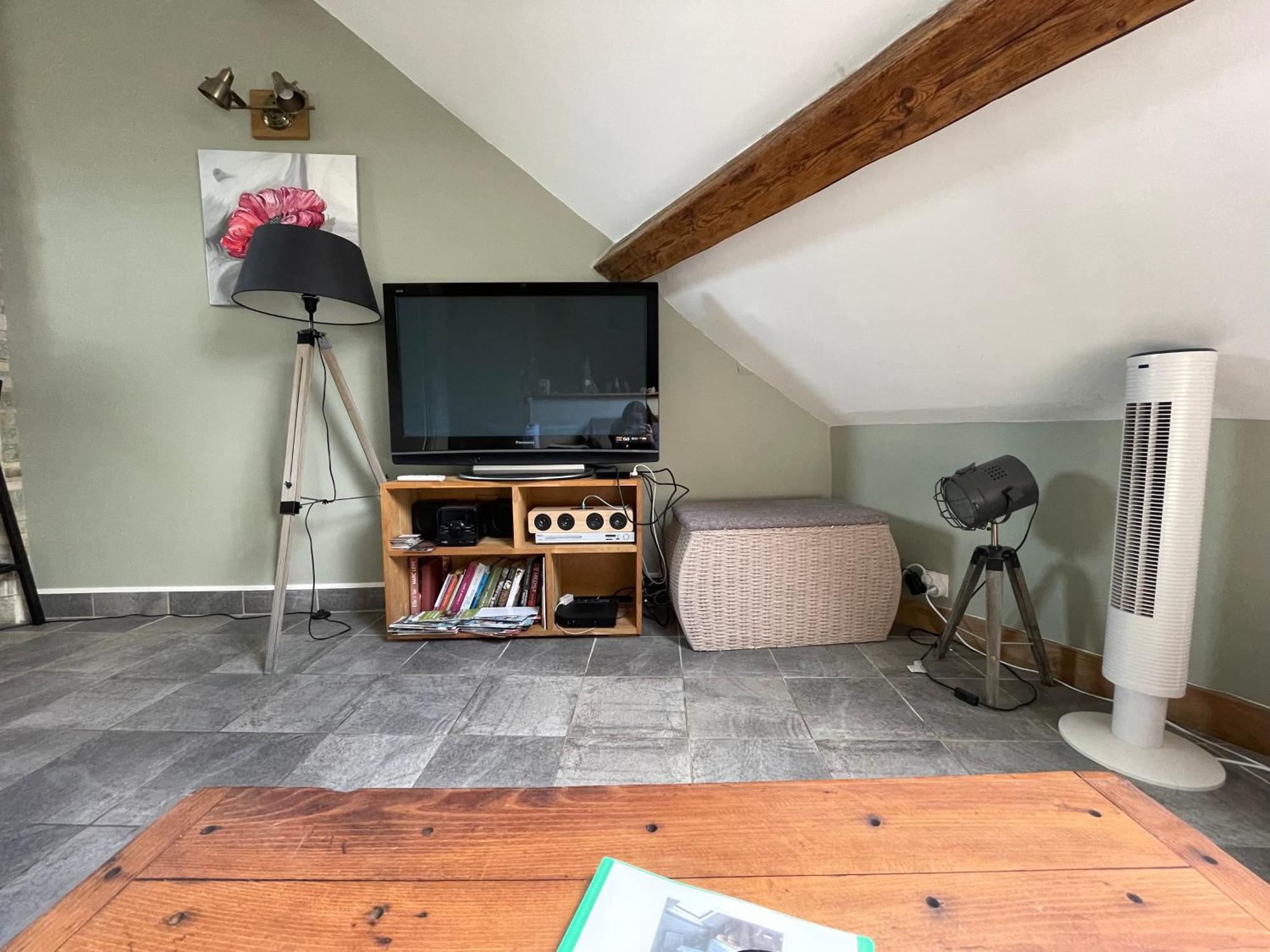 Les Combles De L Aure Grand Studio Cosy Confortable Classe 3 Etoiles Centre Bayeux 2 Mn A Pied Cathedrale Proche Plages Du Debarquement 외부 사진