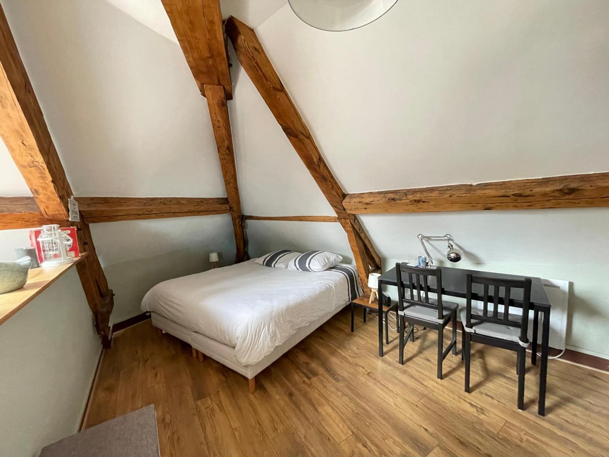Les Combles De L Aure Grand Studio Cosy Confortable Classe 3 Etoiles Centre Bayeux 2 Mn A Pied Cathedrale Proche Plages Du Debarquement 외부 사진